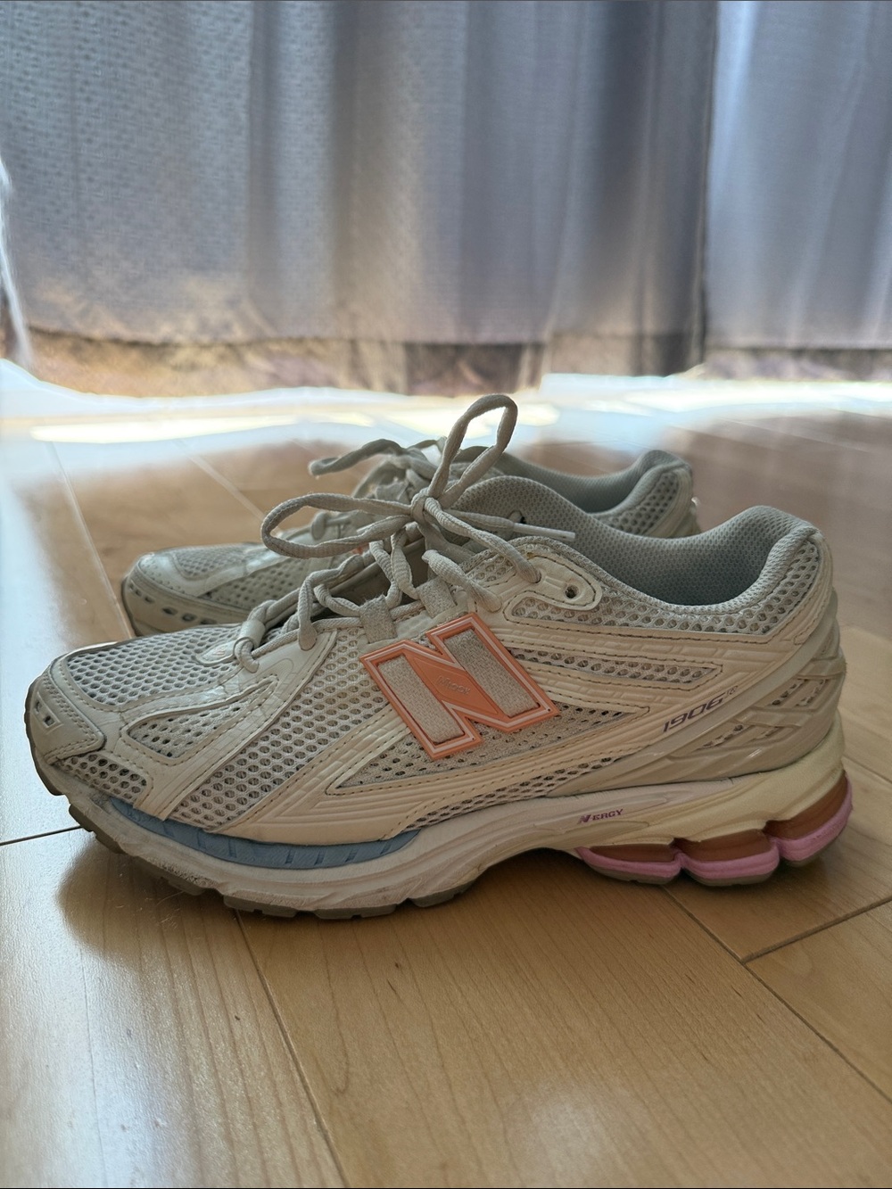 New Balance Women's White Sneakers with Pink Accents - Picture 2 of 6